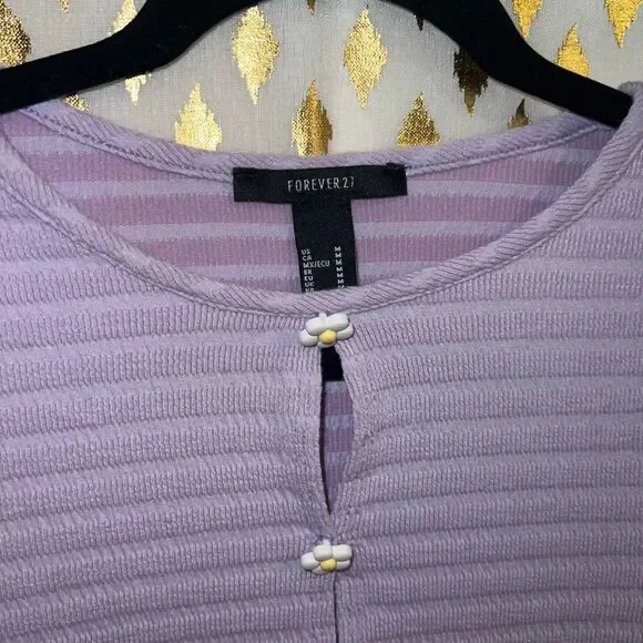 Forever 21 lilac lavender crop top ribbed cropped cardigan daisy shaped buttons - Picture 4 of 5